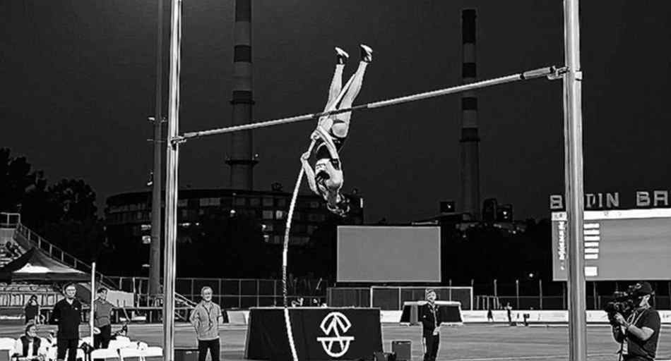 The Lead Lost on the Anchor Leg: Vietnam's Mixed 4×400m Bronze and the Arithmetic of 0.08 Seconds The Lead Lost on the Anchor Leg: Vietnam's Mixed 4×400m Bronze and the Arithmetic of 0.08 Seconds